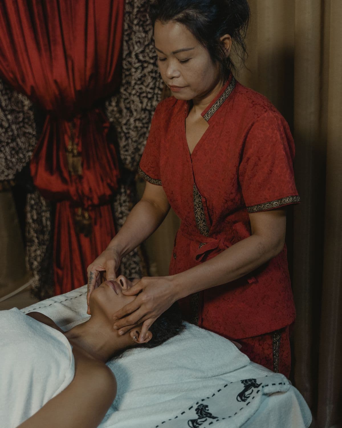 A calming massage ritual at Chocolate Unisex Spa